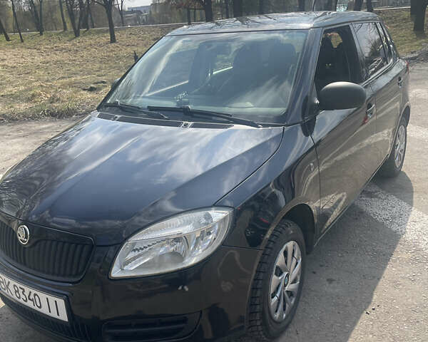 Черный Шкода Фабия, объемом двигателя 1.2 л и пробегом 195 тыс. км за 4500 $, фото 1 на Automoto.ua