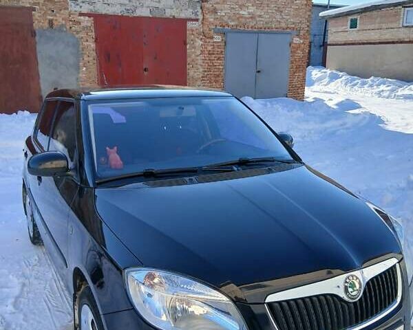 Черный Шкода Фабия, объемом двигателя 1.4 л и пробегом 105 тыс. км за 6800 $, фото 1 на Automoto.ua