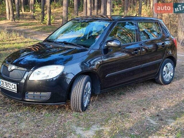 Черный Шкода Фабия, объемом двигателя 1.2 л и пробегом 130 тыс. км за 4900 $, фото 1 на Automoto.ua