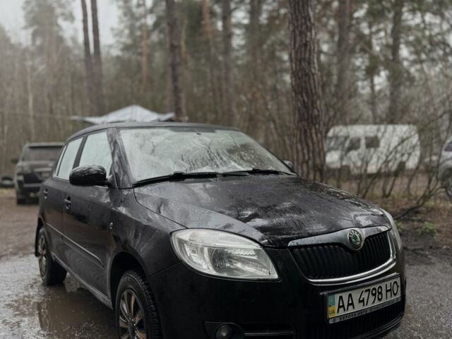 Черный Шкода Фабия, объемом двигателя 1.4 л и пробегом 94 тыс. км за 6000 $, фото 1 на Automoto.ua