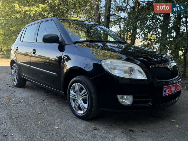 Черный Шкода Фабия, объемом двигателя 1.39 л и пробегом 153 тыс. км за 5150 $, фото 1 на Automoto.ua