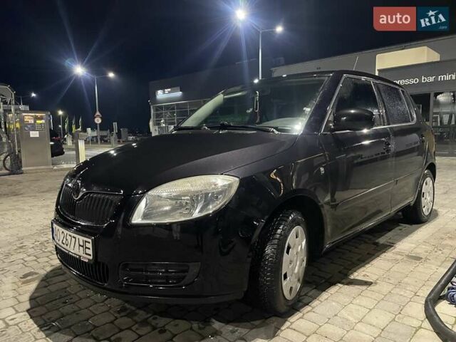 Черный Шкода Фабия, объемом двигателя 1.42 л и пробегом 180 тыс. км за 4800 $, фото 1 на Automoto.ua