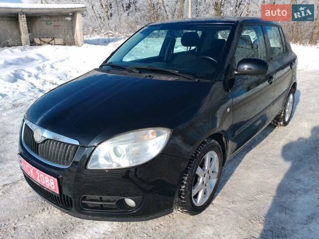 Черный Шкода Фабия, объемом двигателя 1.4 л и пробегом 135 тыс. км за 5400 $, фото 1 на Automoto.ua