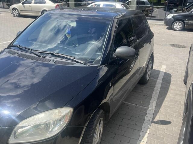Черный Шкода Фабия, объемом двигателя 1.2 л и пробегом 203 тыс. км за 4100 $, фото 1 на Automoto.ua