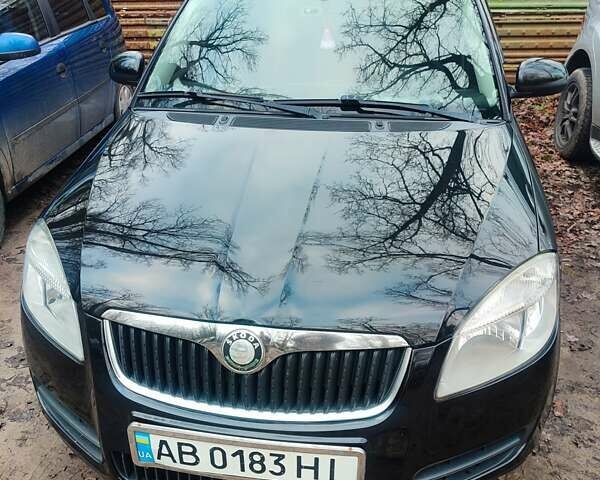 Черный Шкода Фабия, объемом двигателя 1.39 л и пробегом 228 тыс. км за 4000 $, фото 1 на Automoto.ua