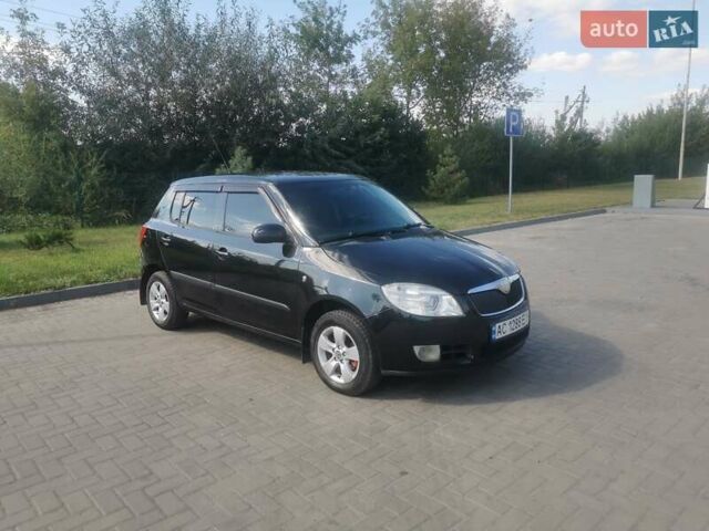 Черный Шкода Фабия, объемом двигателя 1.39 л и пробегом 300 тыс. км за 3800 $, фото 1 на Automoto.ua