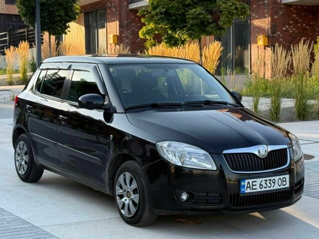 Чорний Шкода Фабія, об'ємом двигуна 1.4 л та пробігом 290 тис. км за 4006 $, фото 1 на Automoto.ua