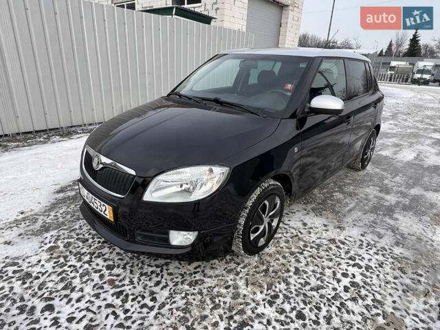 Черный Шкода Фабия, объемом двигателя 1.4 л и пробегом 170 тыс. км за 5700 $, фото 1 на Automoto.ua