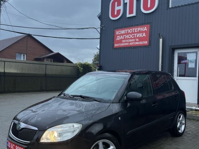 Черный Шкода Фабия, объемом двигателя 1.4 л и пробегом 192 тыс. км за 4999 $, фото 1 на Automoto.ua