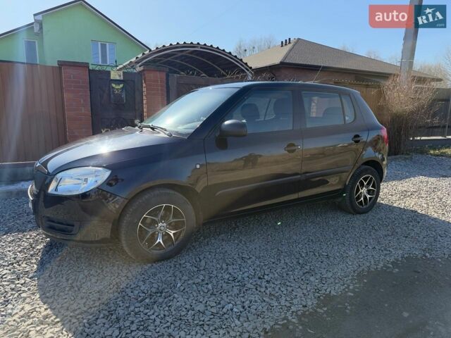 Черный Шкода Фабия, объемом двигателя 1.2 л и пробегом 215 тыс. км за 4600 $, фото 1 на Automoto.ua