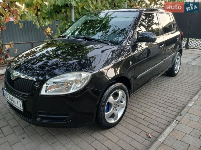 Черный Шкода Фабия, объемом двигателя 1.4 л и пробегом 191 тыс. км за 5500 $, фото 1 на Automoto.ua