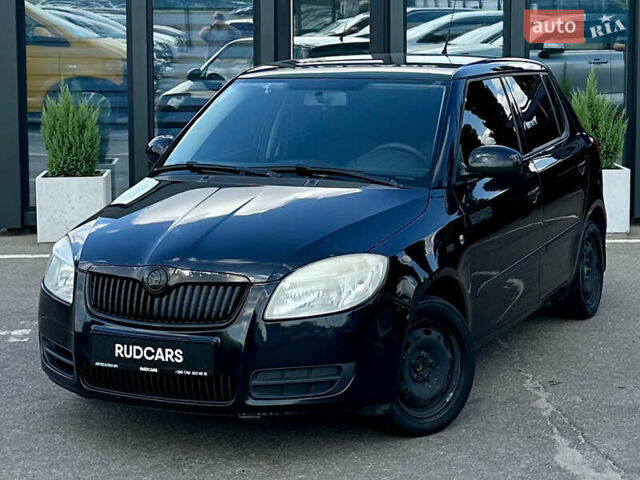 Чорний Шкода Фабія, об'ємом двигуна 1.2 л та пробігом 212 тис. км за 3899 $, фото 1 на Automoto.ua
