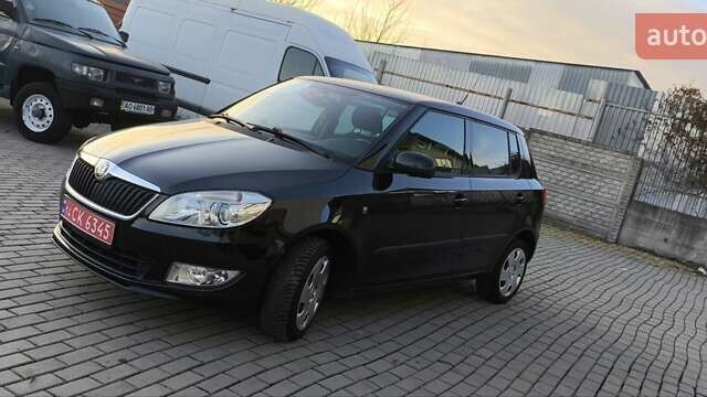 Черный Шкода Фабия, объемом двигателя 1.2 л и пробегом 209 тыс. км за 5900 $, фото 1 на Automoto.ua