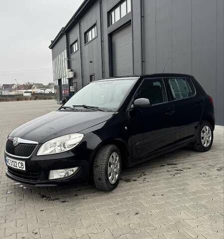 Черный Шкода Фабия, объемом двигателя 1.2 л и пробегом 257 тыс. км за 5600 $, фото 1 на Automoto.ua