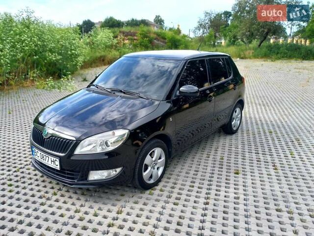 Черный Шкода Фабия, объемом двигателя 1.2 л и пробегом 228 тыс. км за 6300 $, фото 1 на Automoto.ua