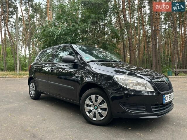 Черный Шкода Фабия, объемом двигателя 1.2 л и пробегом 205 тыс. км за 5250 $, фото 1 на Automoto.ua