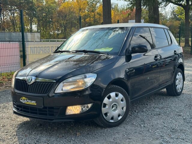 Черный Шкода Фабия, объемом двигателя 1.2 л и пробегом 248 тыс. км за 5700 $, фото 1 на Automoto.ua