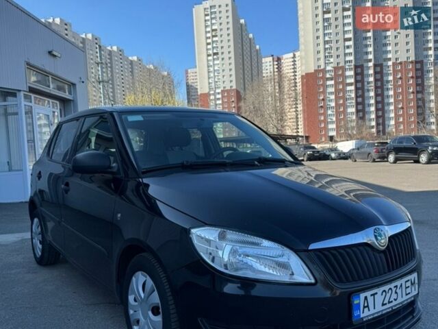 Черный Шкода Фабия, объемом двигателя 1.6 л и пробегом 237 тыс. км за 4750 $, фото 1 на Automoto.ua