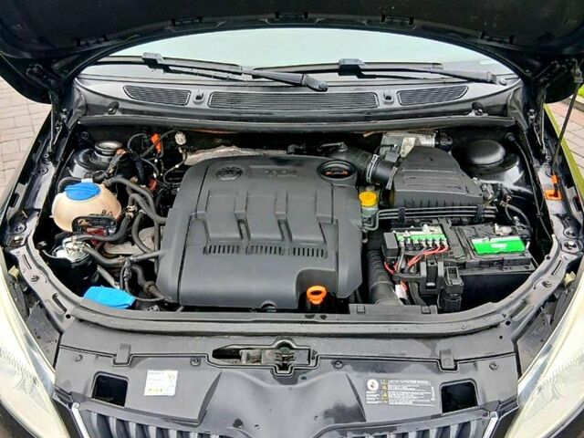 Черный Шкода Фабия, объемом двигателя 1.2 л и пробегом 22600 тыс. км за 6000 $, фото 1 на Automoto.ua