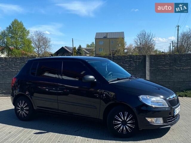 Черный Шкода Фабия, объемом двигателя 1.2 л и пробегом 188 тыс. км за 5500 $, фото 1 на Automoto.ua