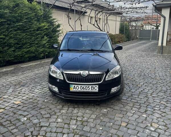 Черный Шкода Фабия, объемом двигателя 1.2 л и пробегом 95 тыс. км за 7500 $, фото 1 на Automoto.ua