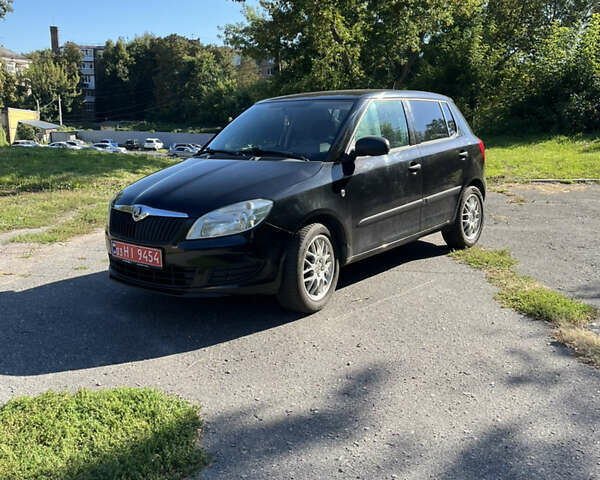 Чорний Шкода Фабія, об'ємом двигуна 1.2 л та пробігом 180 тис. км за 5800 $, фото 1 на Automoto.ua
