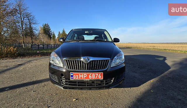 Черный Шкода Фабия, объемом двигателя 0 л и пробегом 95 тыс. км за 7500 $, фото 1 на Automoto.ua
