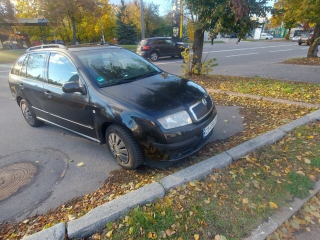 Чорний Шкода Фабія, об'ємом двигуна 1.4 л та пробігом 310 тис. км за 3899 $, фото 1 на Automoto.ua
