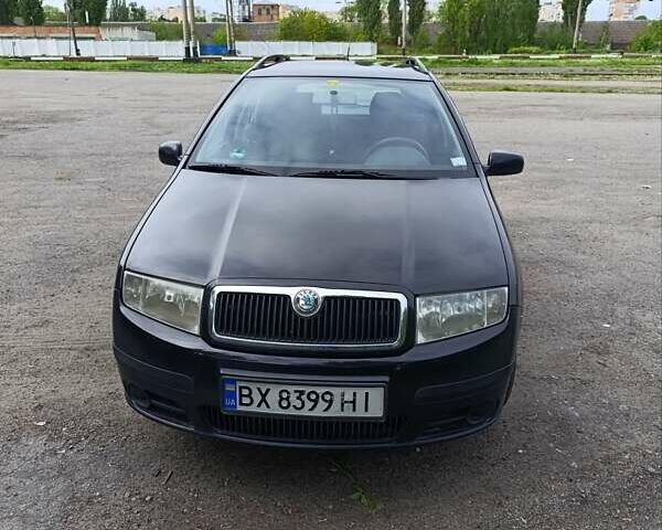Черный Шкода Фабия, объемом двигателя 1.4 л и пробегом 304 тыс. км за 3500 $, фото 1 на Automoto.ua