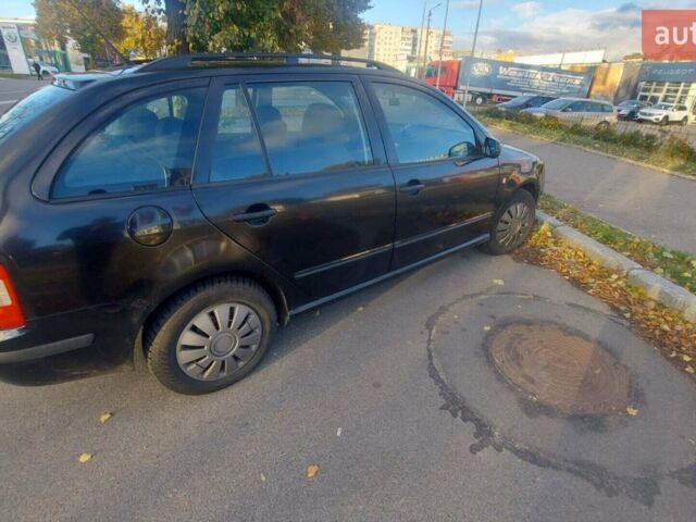 Чорний Шкода Фабія, об'ємом двигуна 1.39 л та пробігом 320 тис. км за 3798 $, фото 1 на Automoto.ua