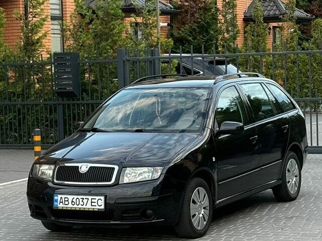 Черный Шкода Фабия, объемом двигателя 1.39 л и пробегом 280 тыс. км за 3850 $, фото 1 на Automoto.ua