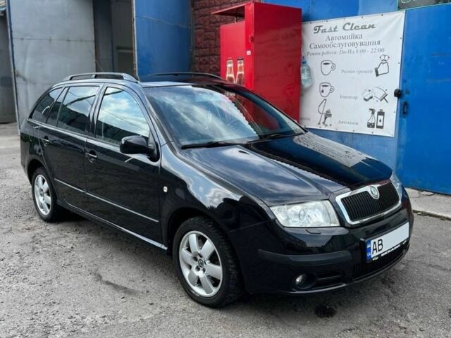 Чорний Шкода Фабія, об'ємом двигуна 2 л та пробігом 201 тис. км за 5200 $, фото 1 на Automoto.ua
