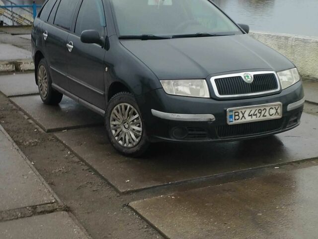 Черный Шкода Фабия, объемом двигателя 1.2 л и пробегом 272 тыс. км за 3500 $, фото 1 на Automoto.ua