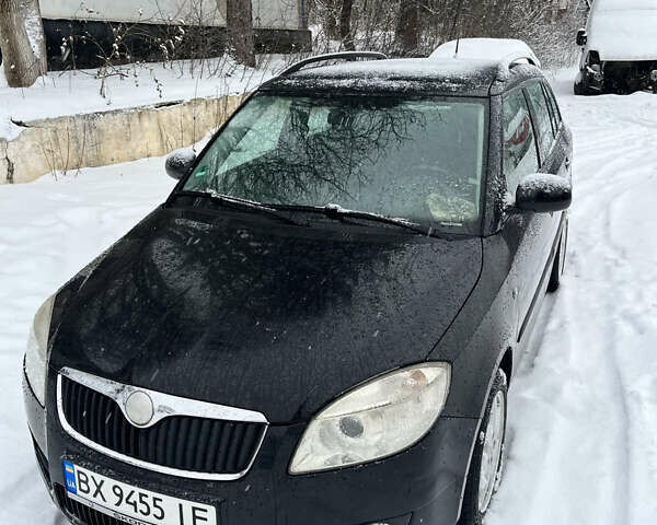 Черный Шкода Фабия, объемом двигателя 1.42 л и пробегом 250 тыс. км за 4500 $, фото 1 на Automoto.ua