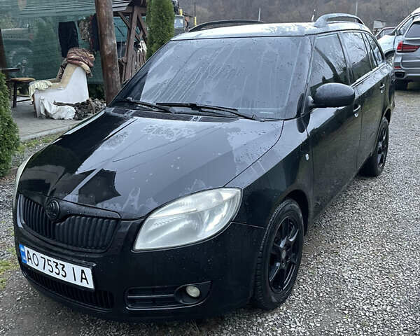 Черный Шкода Фабия, объемом двигателя 1.42 л и пробегом 243 тыс. км за 5000 $, фото 1 на Automoto.ua