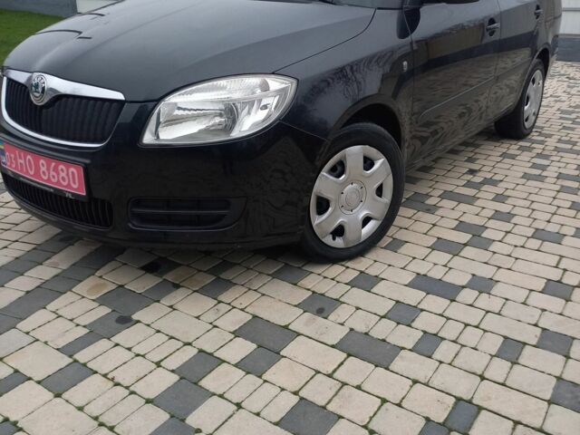 Черный Шкода Фабия, объемом двигателя 1.4 л и пробегом 212 тыс. км за 6300 $, фото 1 на Automoto.ua