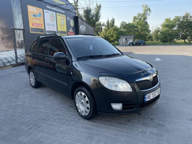 Черный Шкода Фабия, объемом двигателя 1.4 л и пробегом 235 тыс. км за 4300 $, фото 1 на Automoto.ua
