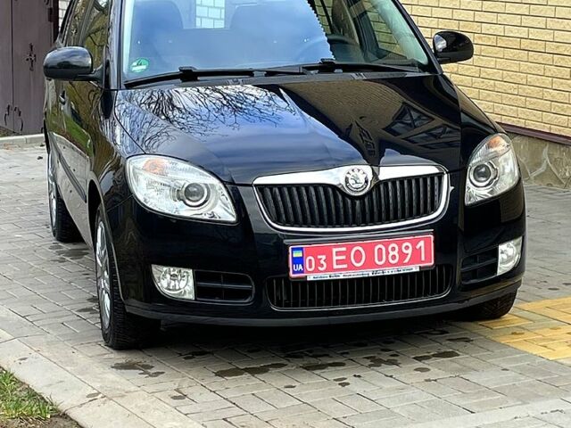 Черный Шкода Фабия, объемом двигателя 1.6 л и пробегом 185 тыс. км за 6100 $, фото 1 на Automoto.ua