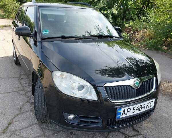 Черный Шкода Фабия, объемом двигателя 1.2 л и пробегом 273 тыс. км за 5000 $, фото 1 на Automoto.ua