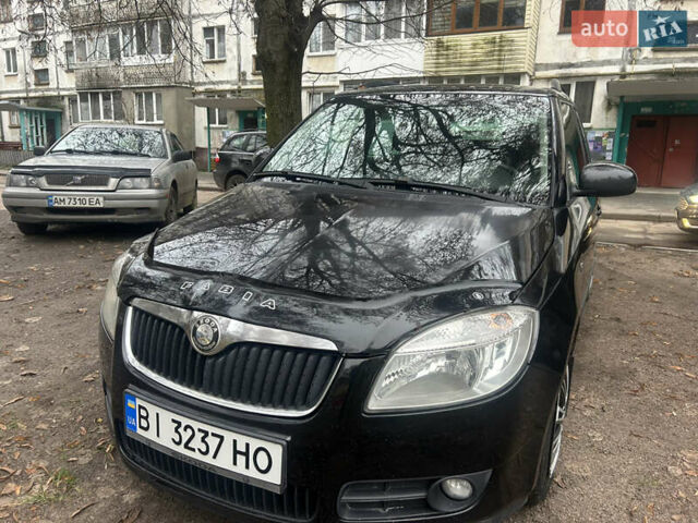 Черный Шкода Фабия, объемом двигателя 1.42 л и пробегом 206 тыс. км за 3600 $, фото 1 на Automoto.ua
