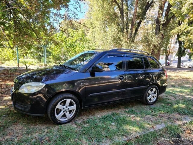 Чорний Шкода Фабія, об'ємом двигуна 1.4 л та пробігом 220 тис. км за 4800 $, фото 1 на Automoto.ua