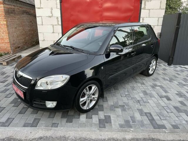 Черный Шкода Фабия, объемом двигателя 1.6 л и пробегом 197 тыс. км за 6500 $, фото 1 на Automoto.ua