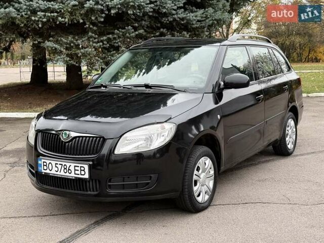 Черный Шкода Фабия, объемом двигателя 1.2 л и пробегом 225 тыс. км за 3250 $, фото 1 на Automoto.ua