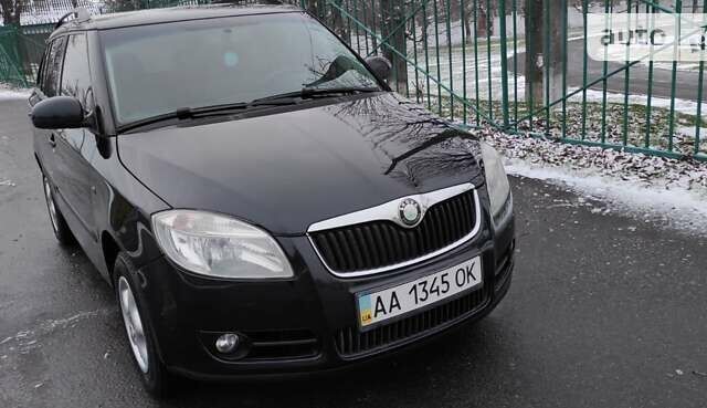 Черный Шкода Фабия, объемом двигателя 1.39 л и пробегом 215 тыс. км за 5100 $, фото 1 на Automoto.ua