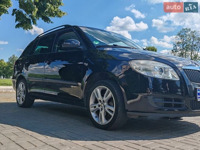 Черный Шкода Фабия, объемом двигателя 1.6 л и пробегом 249 тыс. км за 5500 $, фото 1 на Automoto.ua