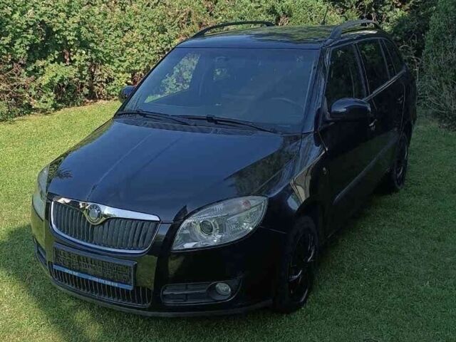 Черный Шкода Фабия, объемом двигателя 1.6 л и пробегом 223 тыс. км за 4550 $, фото 1 на Automoto.ua
