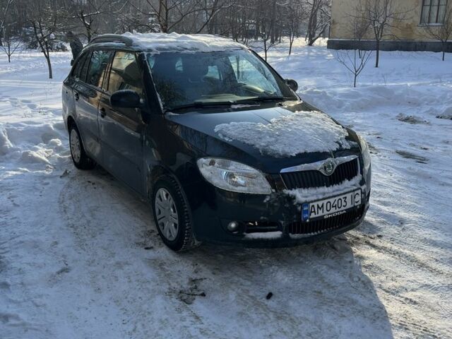 Черный Шкода Фабия, объемом двигателя 1.4 л и пробегом 232 тыс. км за 5100 $, фото 1 на Automoto.ua
