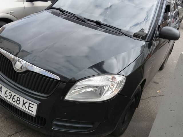 Черный Шкода Фабия, объемом двигателя 1.2 л и пробегом 317 тыс. км за 3300 $, фото 1 на Automoto.ua