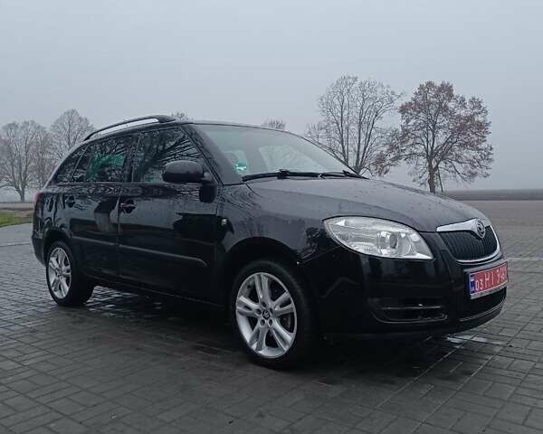Черный Шкода Фабия, объемом двигателя 1.6 л и пробегом 238 тыс. км за 6700 $, фото 1 на Automoto.ua
