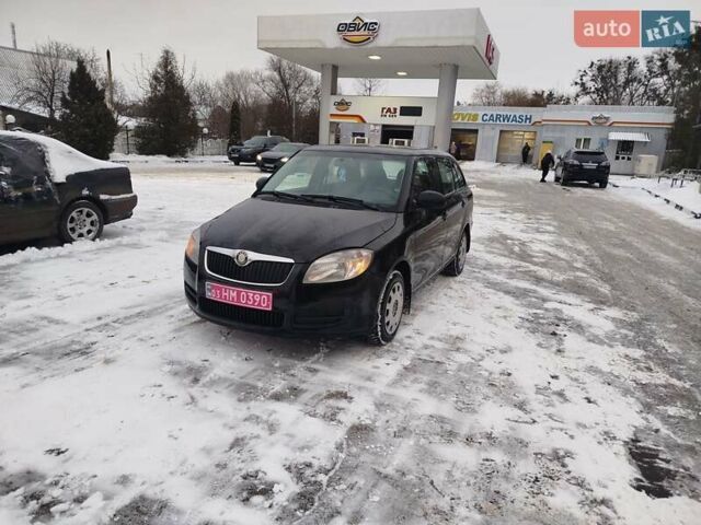 Черный Шкода Фабия, объемом двигателя 1.4 л и пробегом 216 тыс. км за 5200 $, фото 1 на Automoto.ua